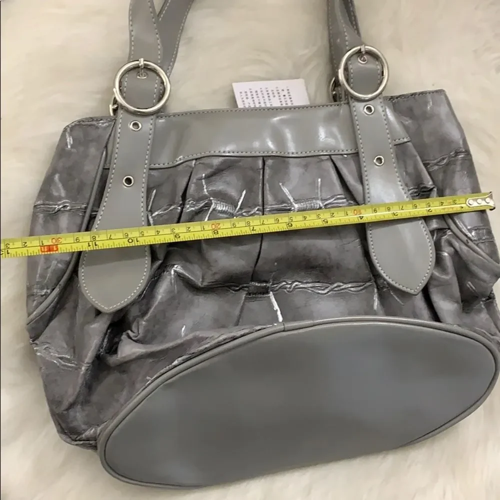 Daphane gray hand bag